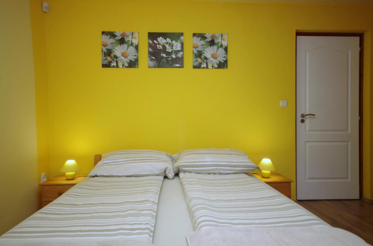 Bodza Apartman ยูลา ภายนอก รูปภาพ